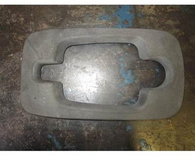USED INTERNATIONAL RIGHT SIDE DOOR HANDLE P/N: 16643430