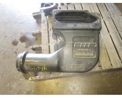 Used International 9200I Air Cleaner Intake