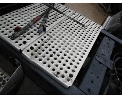 Used 2007 International 9400I Aluminum Catwalk 31.5" x 15"