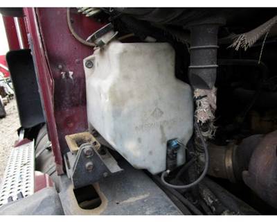 Used 2006 International 9400I Windshield Washer Fluid Reservoir