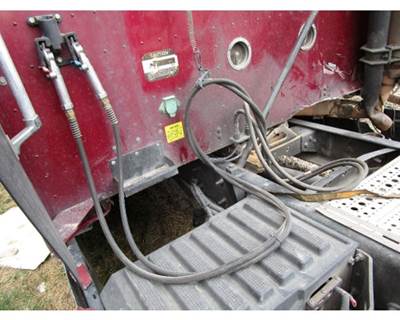 2006 International 9400I Straight Black Air Hose Set