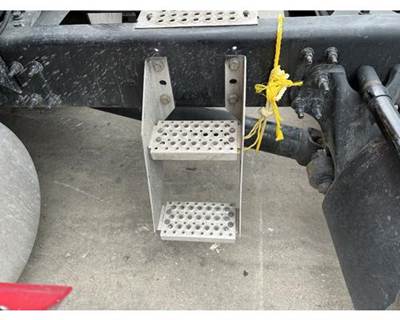 Used 2018 International LT625 Aluminum Frame Mounted Side Steps