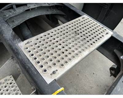 Used 2018 International LT625 Aluminum Catwalk