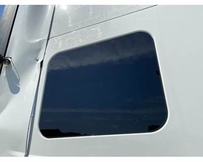 Used 2015 International ProStar Rear Sleeper Window