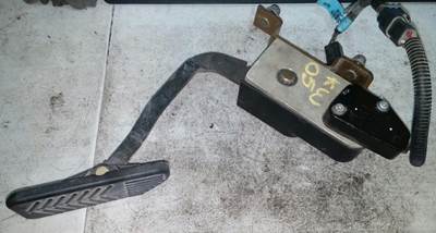USED KENWORTH ACCELERATOR PEDAL WITH THROTTLE POSITION SENSOR. 