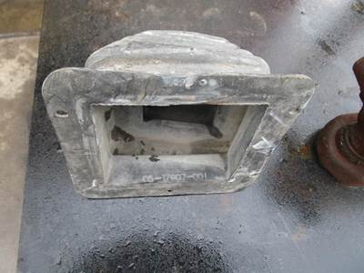 USED KENWORTH SHIFTER RUBBER BOOT P/N: 05-17807-00