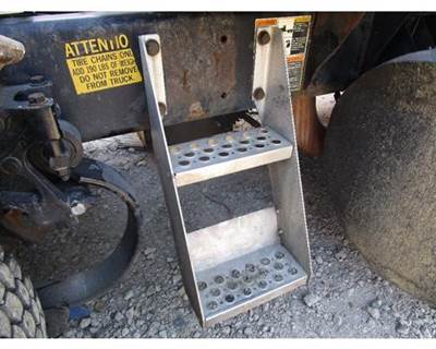 2009 Kenworth T2000 Aluminum Frame Mounted Side Steps, Approx. 13" Wide