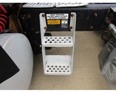 Used Kenworth T600 Aluminum Frame Mounted Side Steps