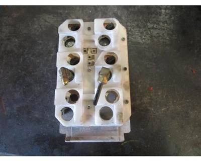 Used 2004 Kenworth T600 Front Gauge Assembly