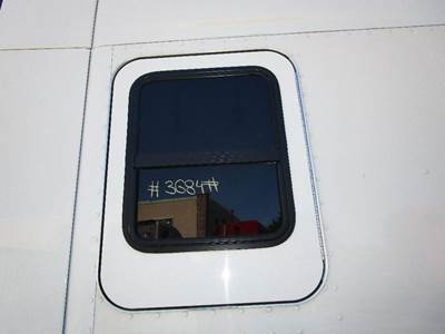 Kenworth T680 Right for a Kenworth T700