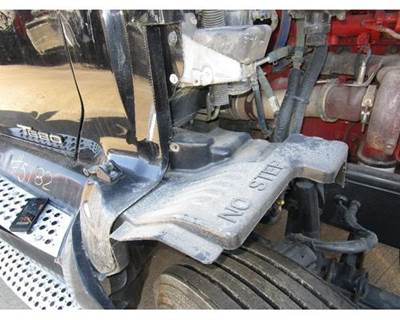 Used 2019 Kenworth T680 Right Plastic Inner Fender