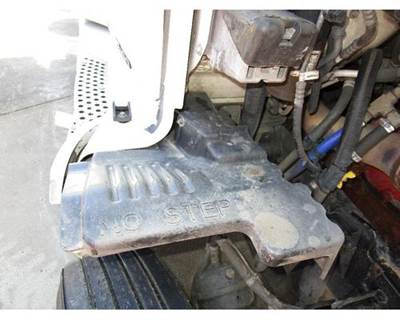 2015 Kenworth T680 Right Plastic Inner Fender, Fits Kenworth T700
