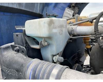 2017 Kenworth T680 Windshield Washer Fluid Reservoir