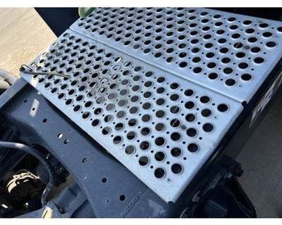 Used 2020 Kenworth T680 Aluminum Catwalk