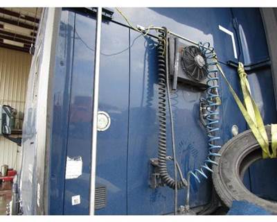 Used Coiled Black Trailer Cable for 2012 Kenworth T700