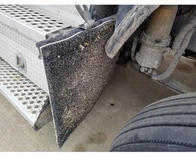 Used 2005 Kenworth T800 Front Right Mudflap Bracket