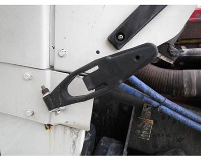 2005 Kenworth W900 Hood Latch