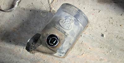 USED MACK BREATHER CANISTER. 
P/N: 191GC429