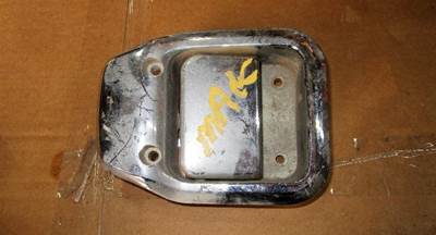 USED MACK EXTERIOR DOOR HANDLE