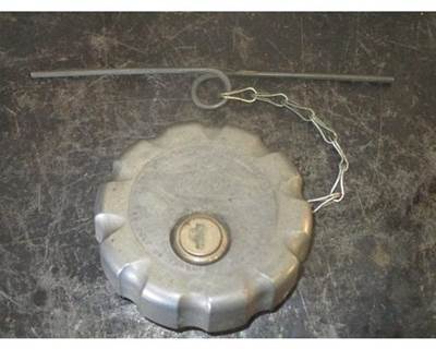 USED MACK LOCKING FUEL CAP P/N: 20770695