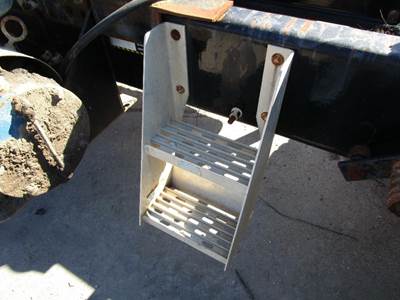 Mack Pinnacle CHU613 for a Mack CHU613