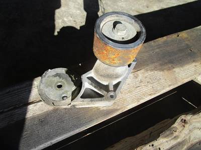 USED PACCAR MX-13 ENGINE BELT TENSIONER P/N: 1943947