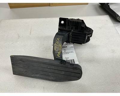 Used Paccar Accelerator Pedal Assembly with Throttle Positioning Sensor, Part # D21-6021-300