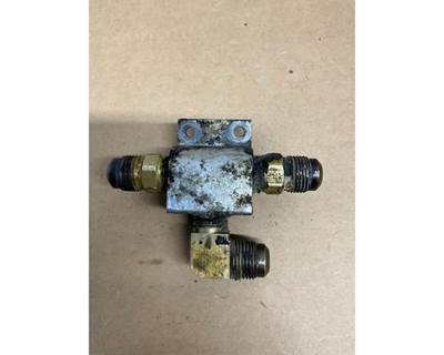 Used Paccar fuel splitter valve.
P/N: 2252-2D