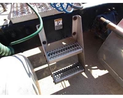 Used 2005 Peterbilt 379 Aluminum Frame-Mounted Side Steps, Approx. 14 Inches