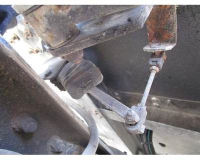 Used 2007 Peterbilt 387 Cab Air Leveling Valve
