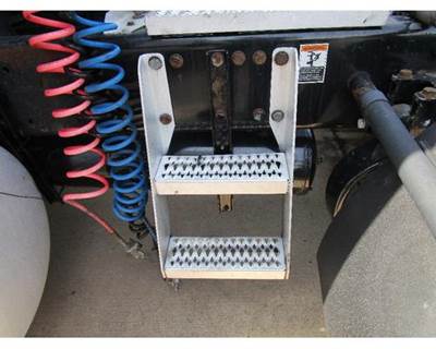 Used 2006 Peterbilt 387 Aluminum Frame Mounted Side Steps