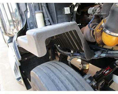 Used 2006 Peterbilt 387 Front Inner Fender Well, Right Side