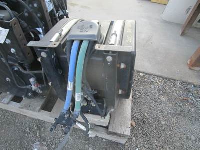 USED PETERBILT 367 2013 DEF TANK P/N: M86-6051-00904