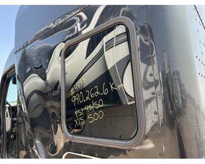 Used 2019 Peterbilt 567 Rear Sleeper Window