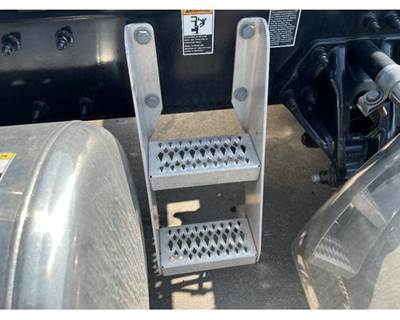 Used 2020 Peterbilt 579 Aluminum Frame-Mounted Side Steps