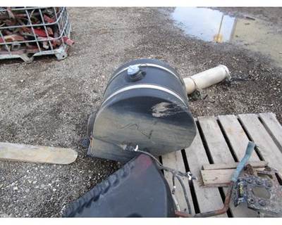 Used DEF Tank from 2011 Peterbilt 386
