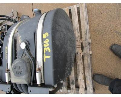 USED PETERBILT DEF TANK