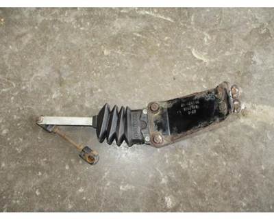 USED PETERBILT AIRBAG HEIGHT CONTROL SENSOR AND BRACKET 