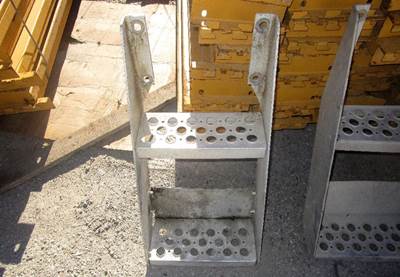 USED FRAME STEPS. APPROX: 13 INCHES WIDE BY 24 INCHES TALL