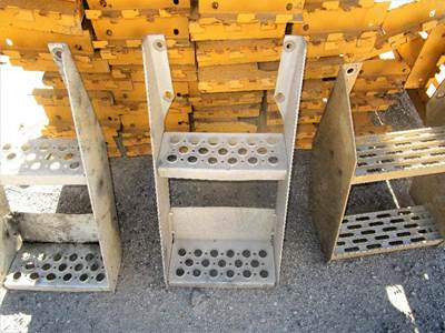 USED FRAME STEPS. APPROX: 13 INCHES WIDE BY 24 INCHES TALL