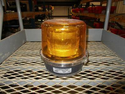 USED ROOF MOUNTED WARNING LIGHT. 
P/N: DFS900-A