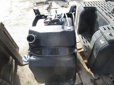 USED FREIGHTLINER CASCADIA DEF TANK