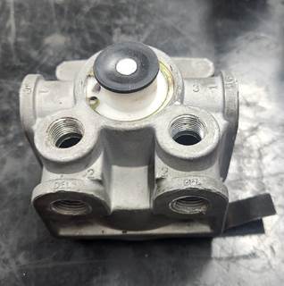 Used R12V Type Relay Valve, 4PSI Crack Pressure, 3/8in NPT Delivery