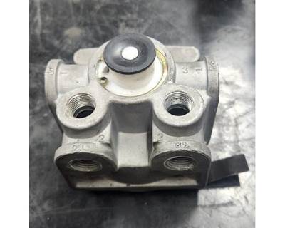 Used R12V Type Relay Valve 4 PSI Crack Pressure 3/8 in NPT Delivery Ports, Part # 170.065303