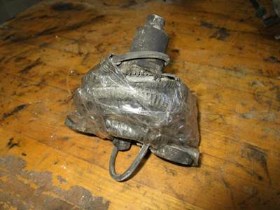 USED VOLVO ABS BRACKET SENSOR