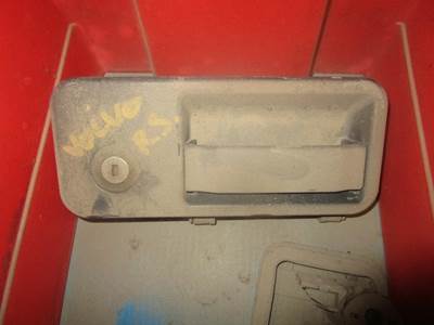 USE VOLVO PASSENGER SIDE EXTERIOR DOOR HANDLE