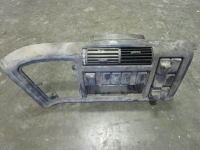 USED VOLVO 99 DASH PIECE 