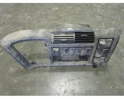 USED VOLVO 99 DASH PIECE 