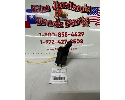 USED VOLVO TRAILER BRAKE VALVE ASSEMBLY WITH HANDLE AND MOUNTING BRACKET