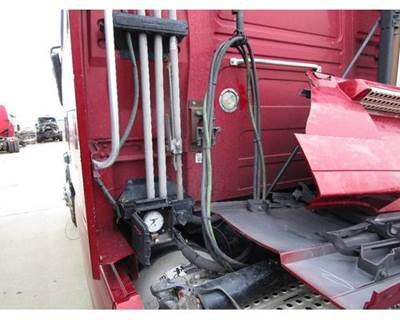 Used 2009 Volvo VNL Straight Black Air Hose Set